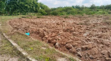Dibangun 2023 Senilai Rp2,8 Miliar Dari APBD Batubara, Lapangan Bola GOR Batubara Ditraktor Diduga Akan Dialih Fungsikan